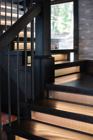 Foyer_Lit Stair Detailing